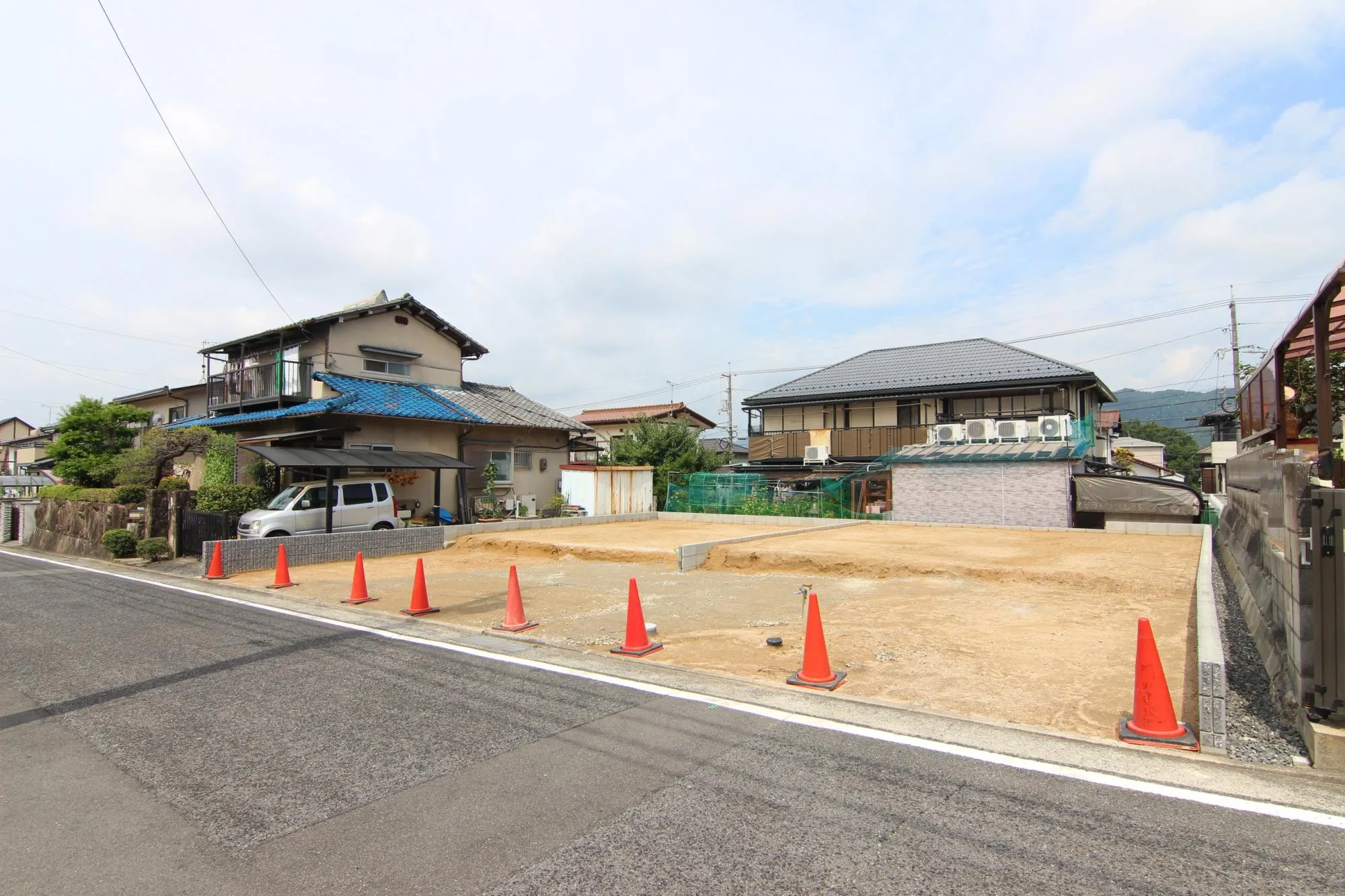 前面道路から見た宅地
