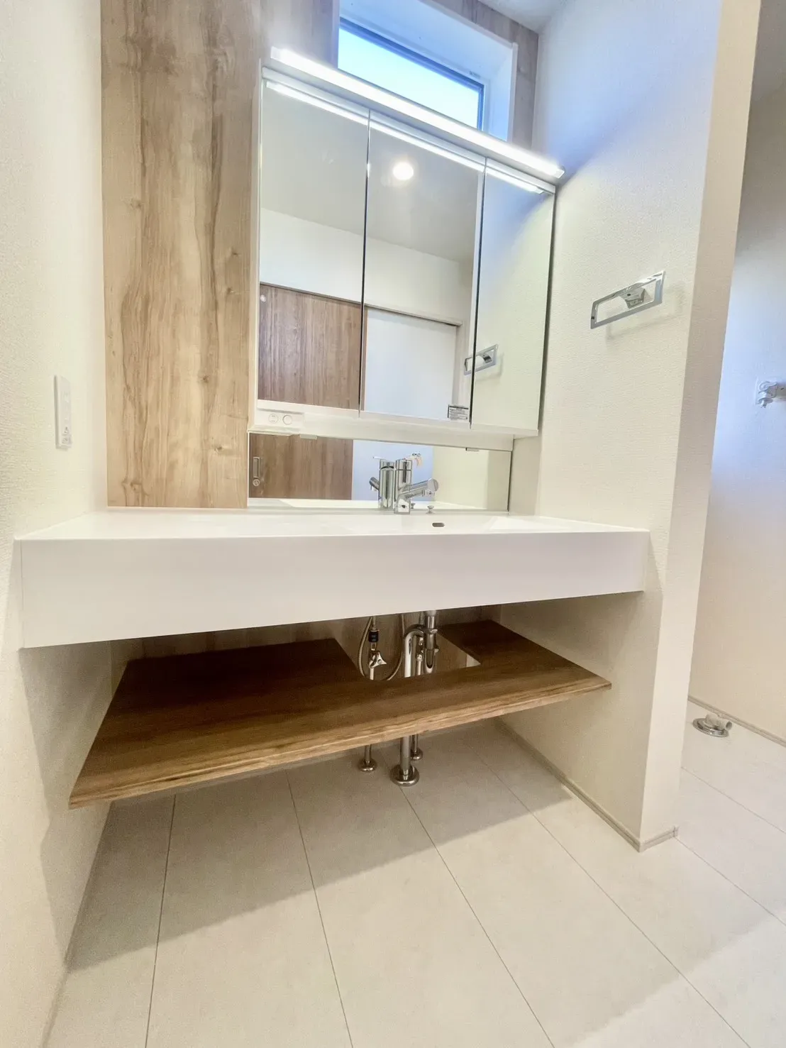 【オープンサニタリー(独立洗面台)】