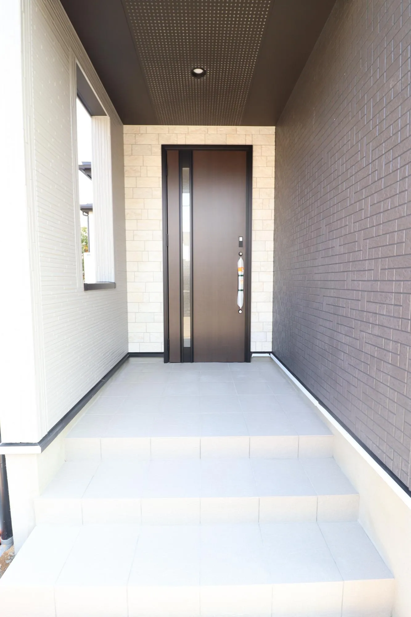 【1号棟/玄関】