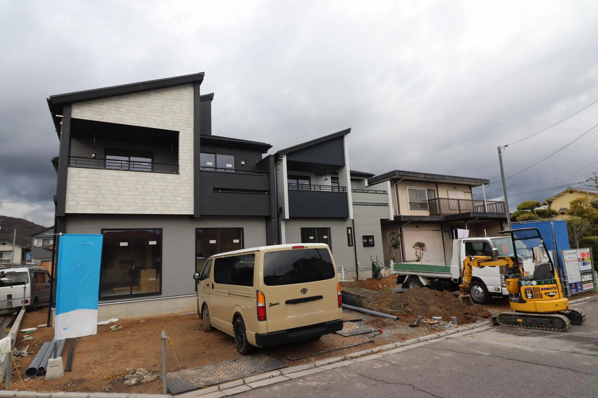 【足場解体後(左:1号棟/右:2号棟)】