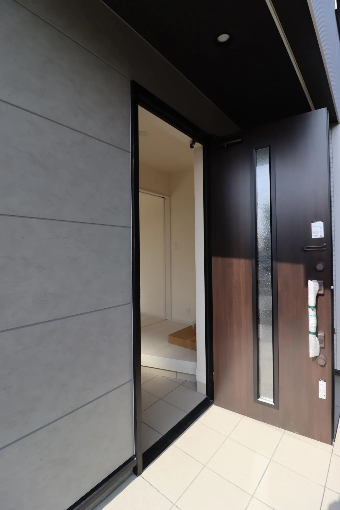 【2号棟/玄関】