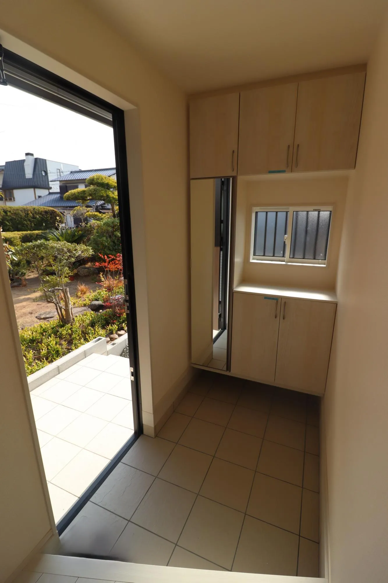 【2号棟/玄関】