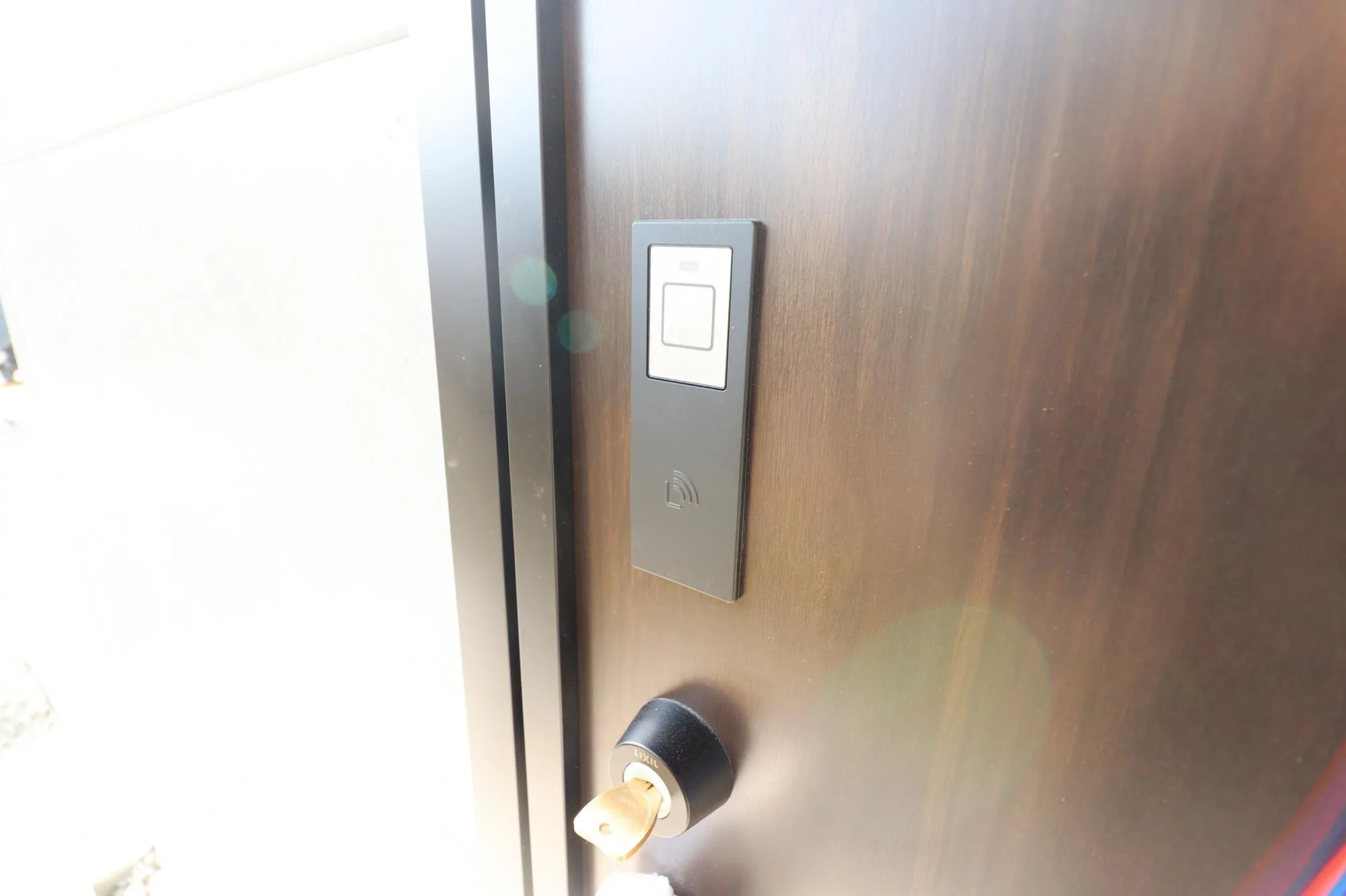 【2号棟/玄関】