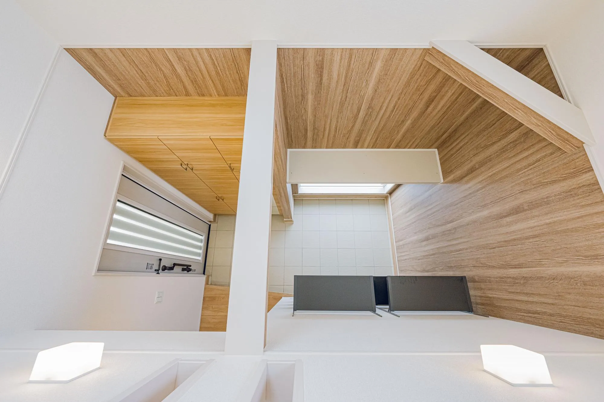 2階から吹き抜けをみおろす