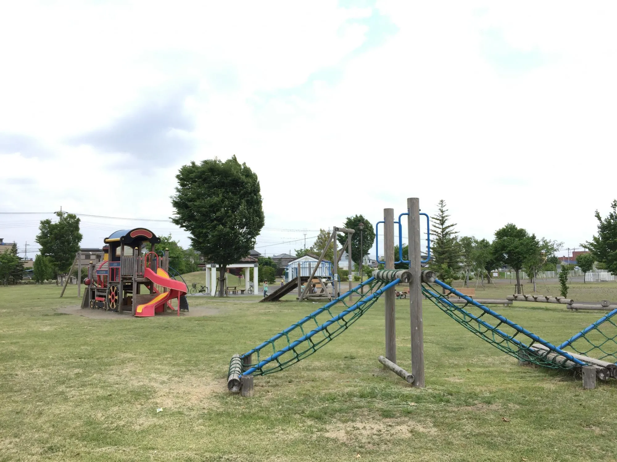 総合学習センター芝生広場