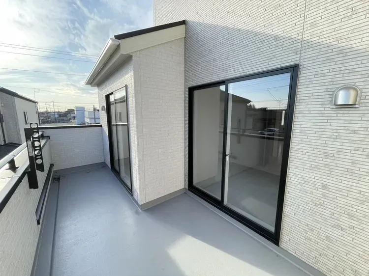 3号棟　バルコニー奥行1.3m～2.2m