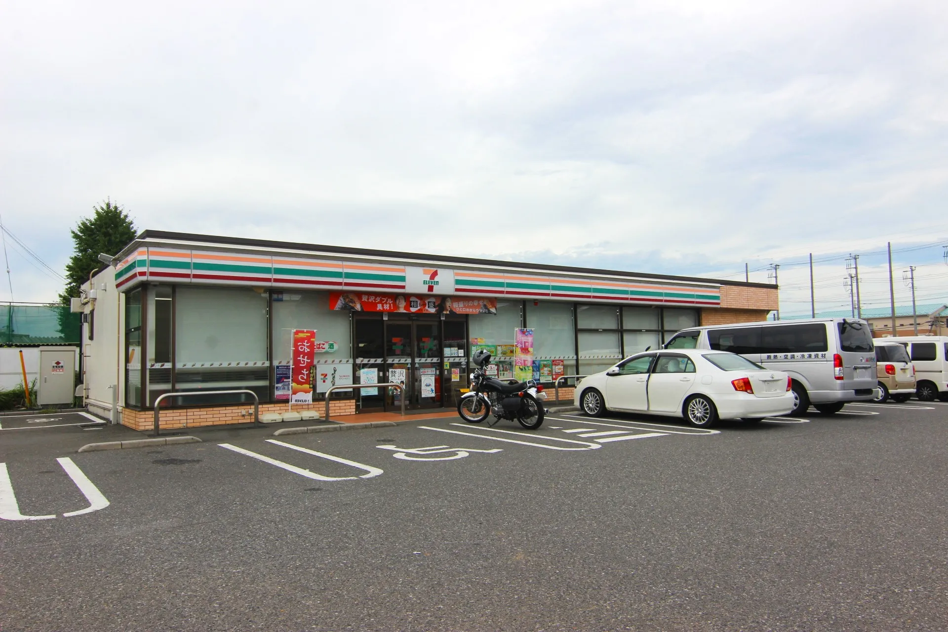 セブンイレブン吉川川藤店