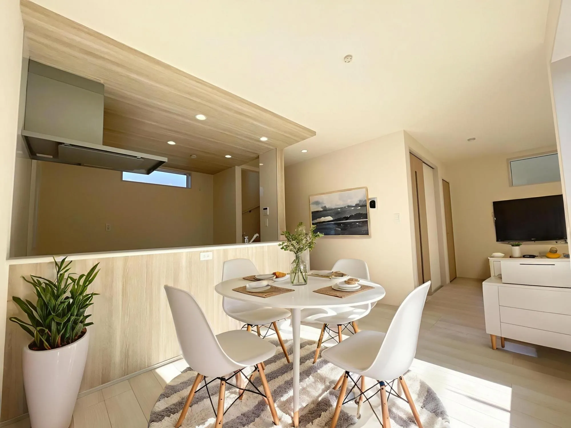 【リビング】ゆったりリビング!シャッター、折上天井と設備も充実です♪