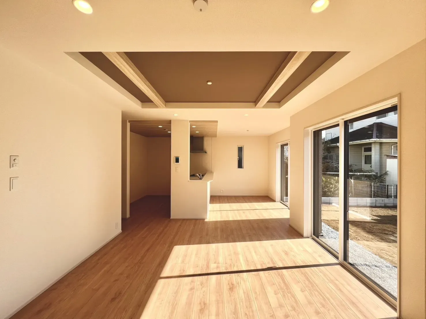 ご友人を招いてのホームパーティやご親戚の集まりなども、ゆとりを持って楽しめる広さです。