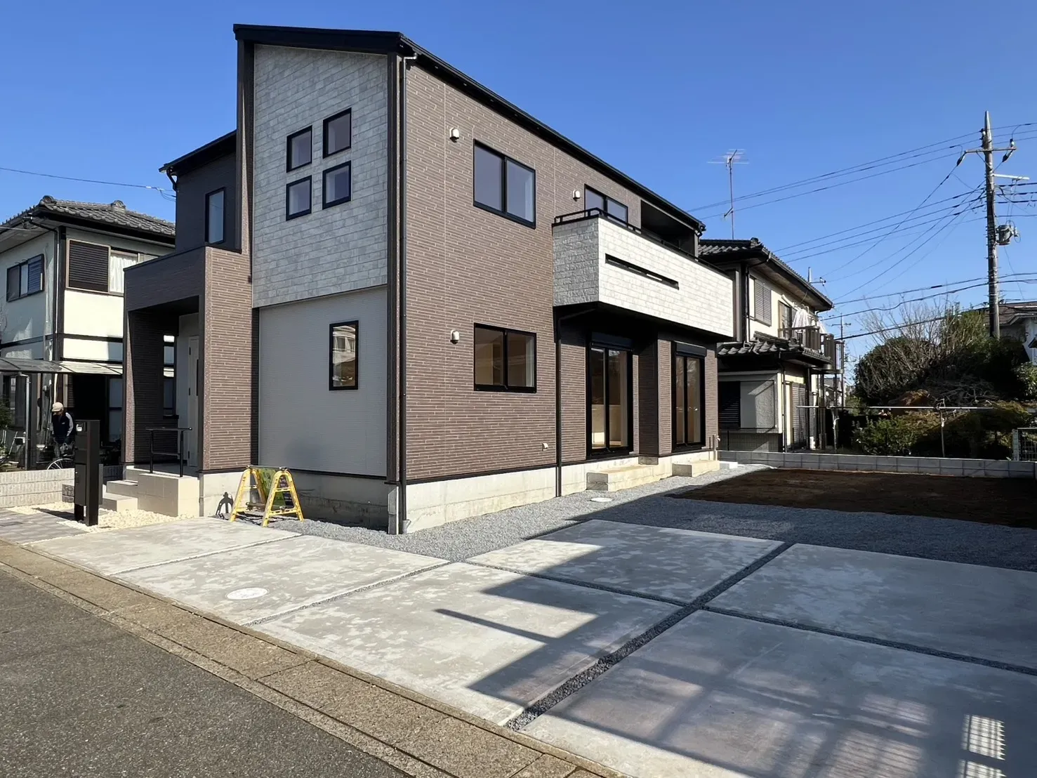 品質・性能にこだわったブルーミングガーデンの長期優良住宅。快適な暮らしが叶う間取り設計に、折上天井やアクセントクロスなど、空間にメリハリを演出するデザインも魅力です。