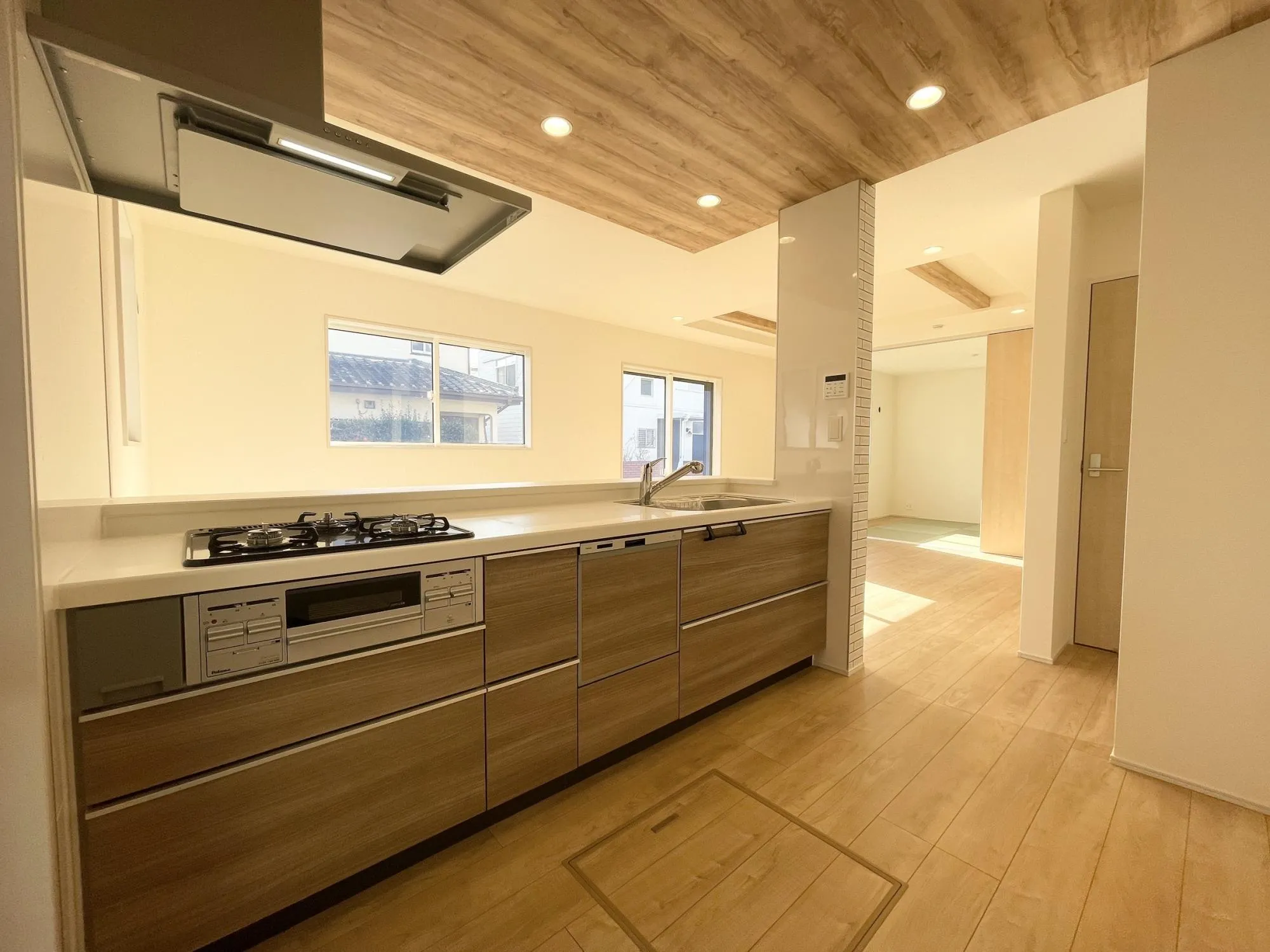 【キッチン】リビング全体が見渡せる対面キッチン♪