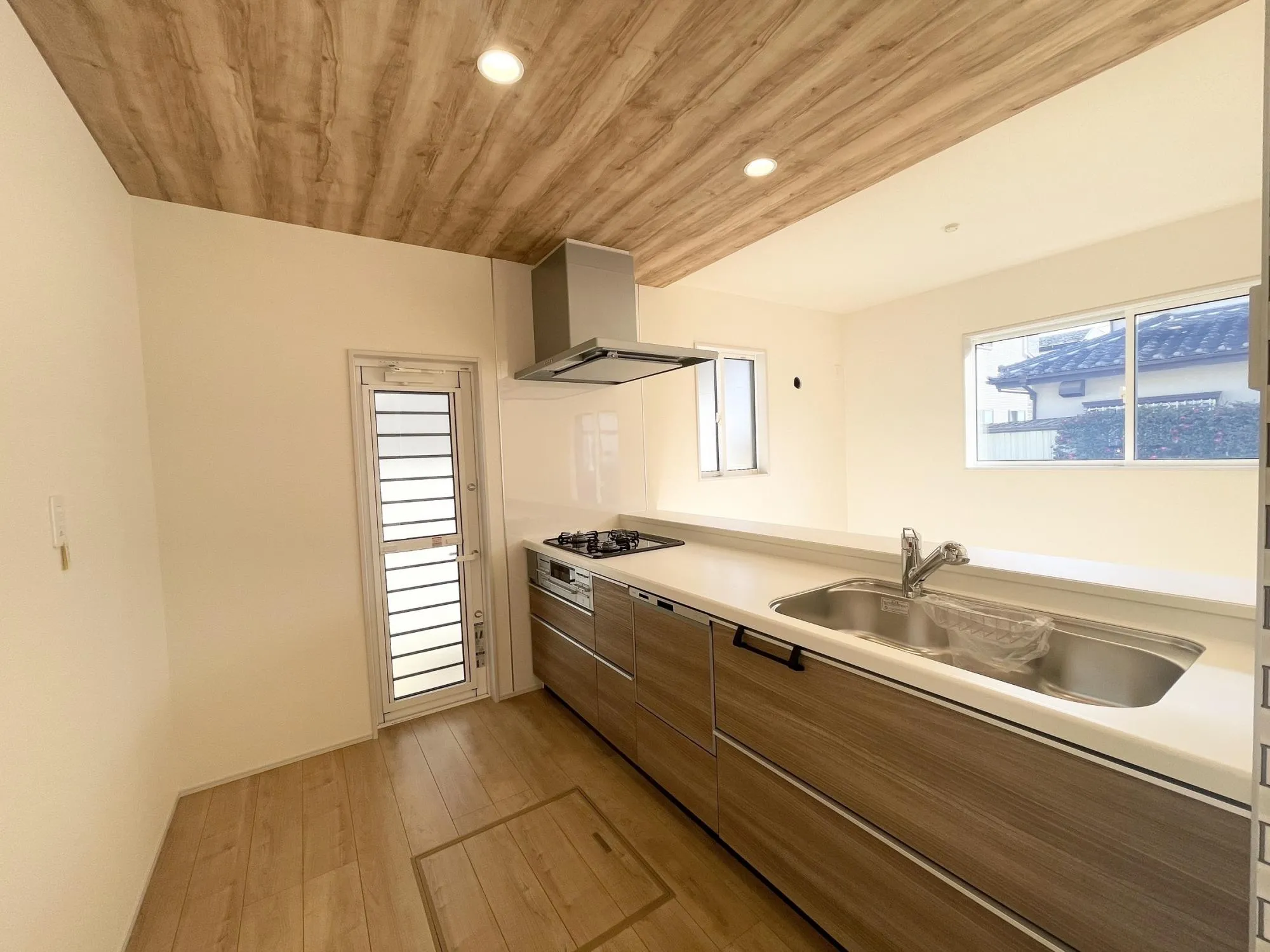 【キッチン】食洗器乾燥機、浄水器蛇口の設備充実の広々としたシステムキッチンです♪