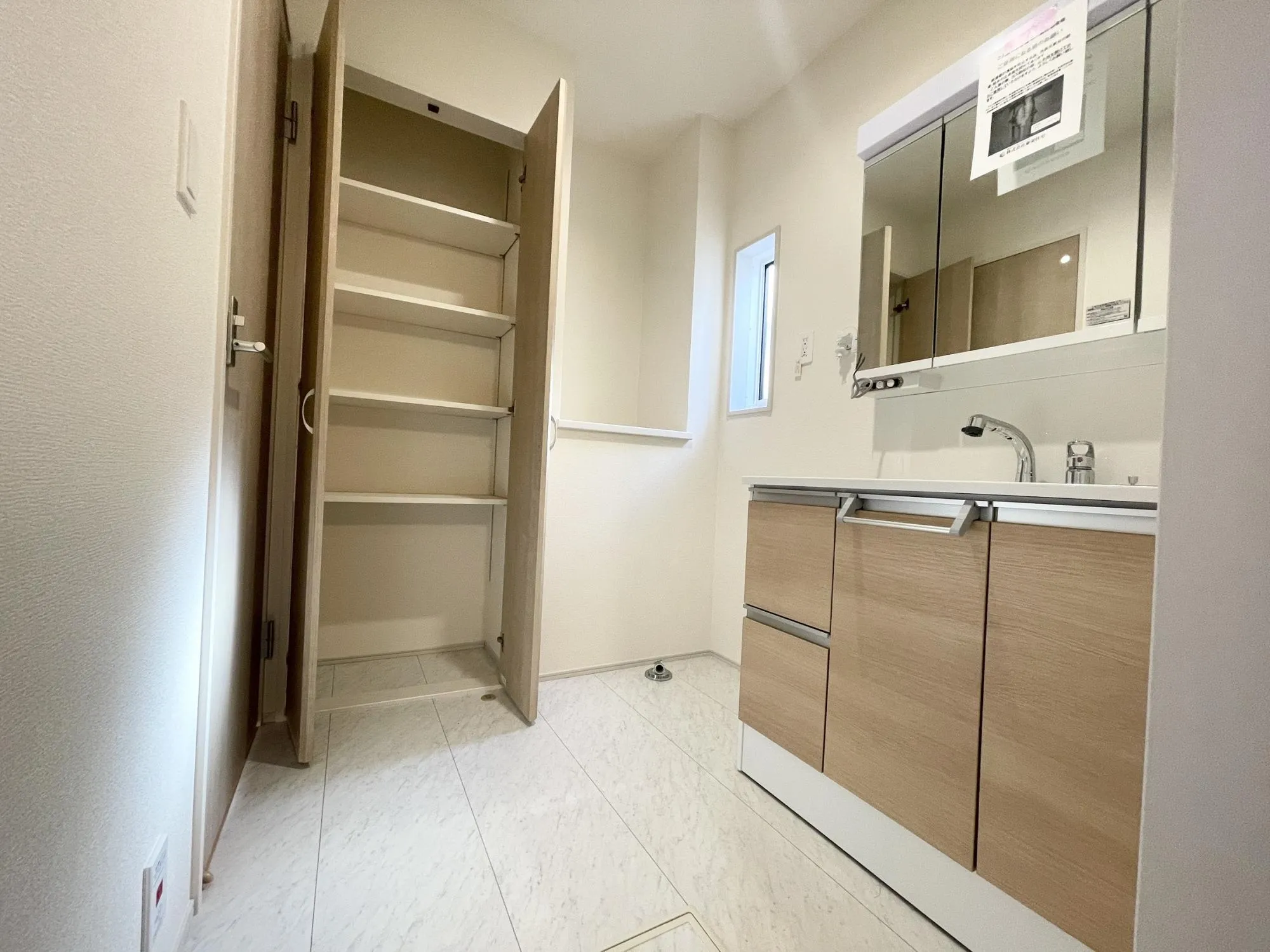 【脱衣所】脱衣場がすっきり片付く便利なランドリー収納♪