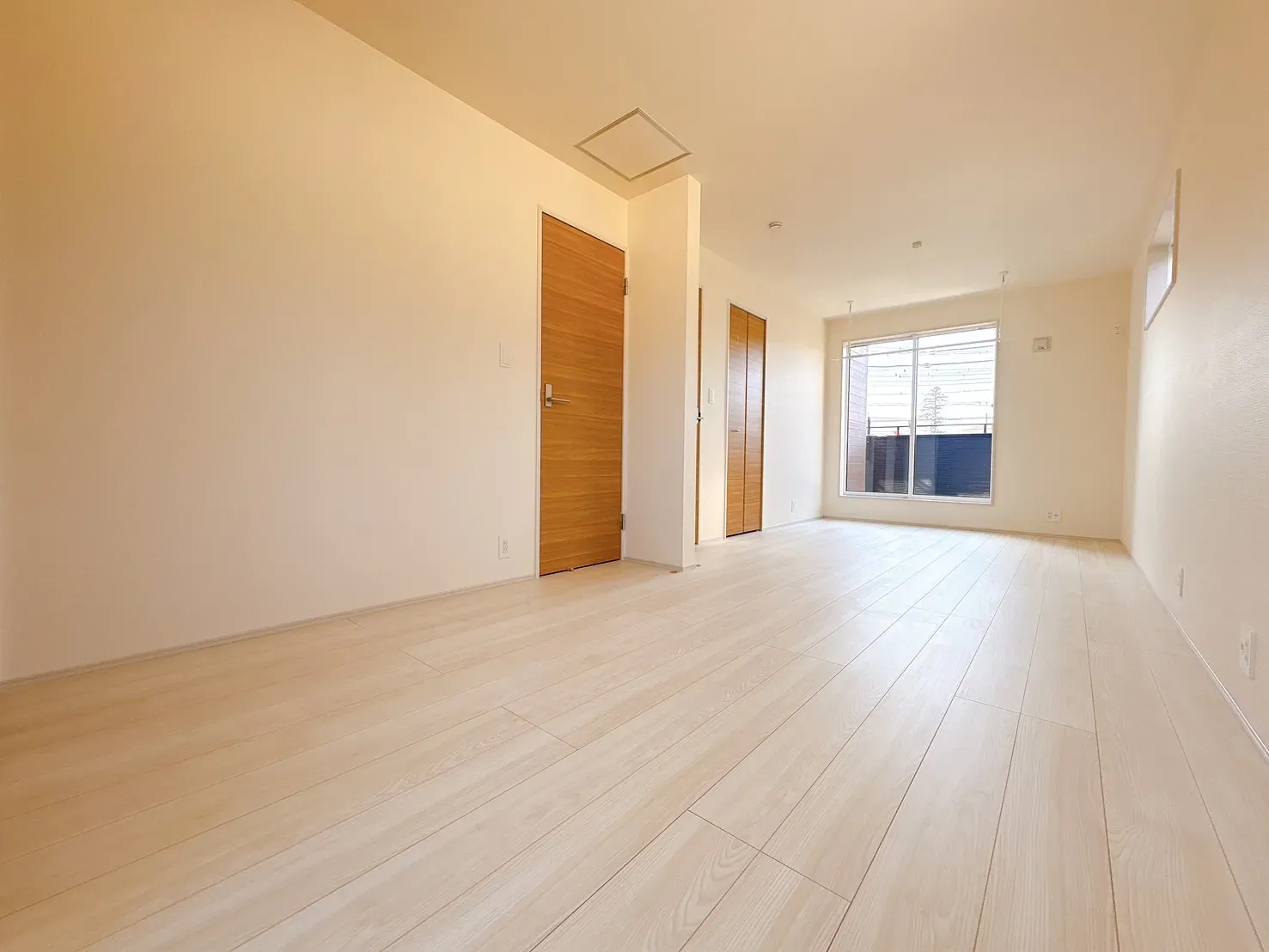 【主寝室】2つの部屋にアレンジできるフレキシブルルーム