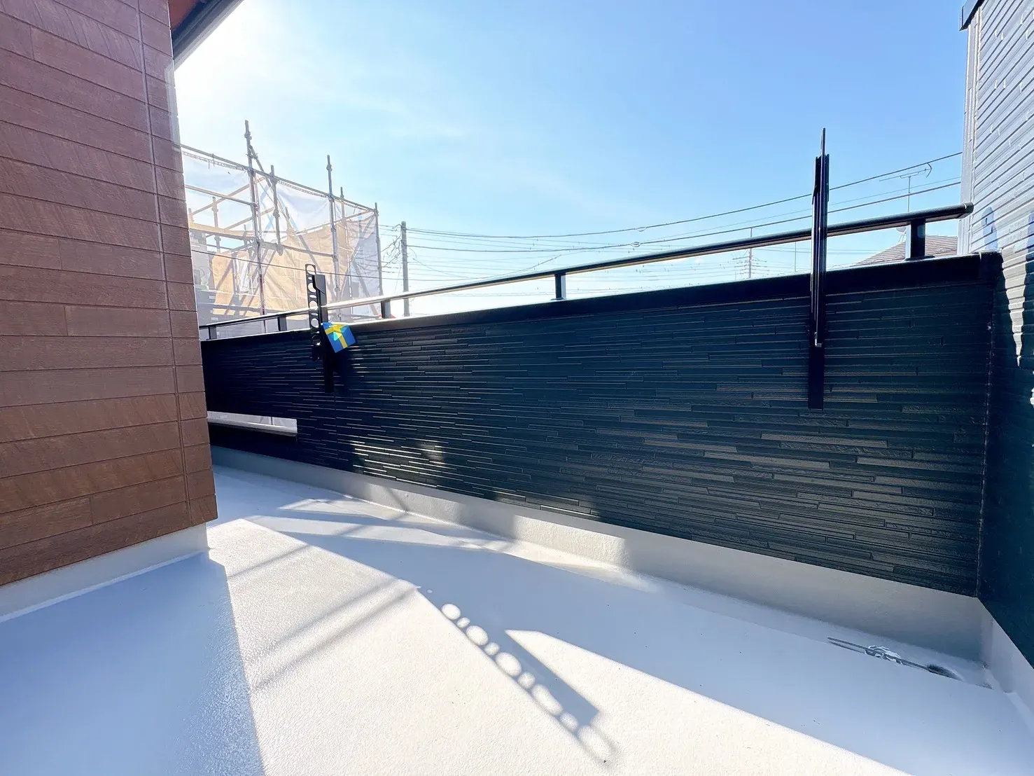 【バルコニー】便利で広々としたバルコニー日当たり良好です♪