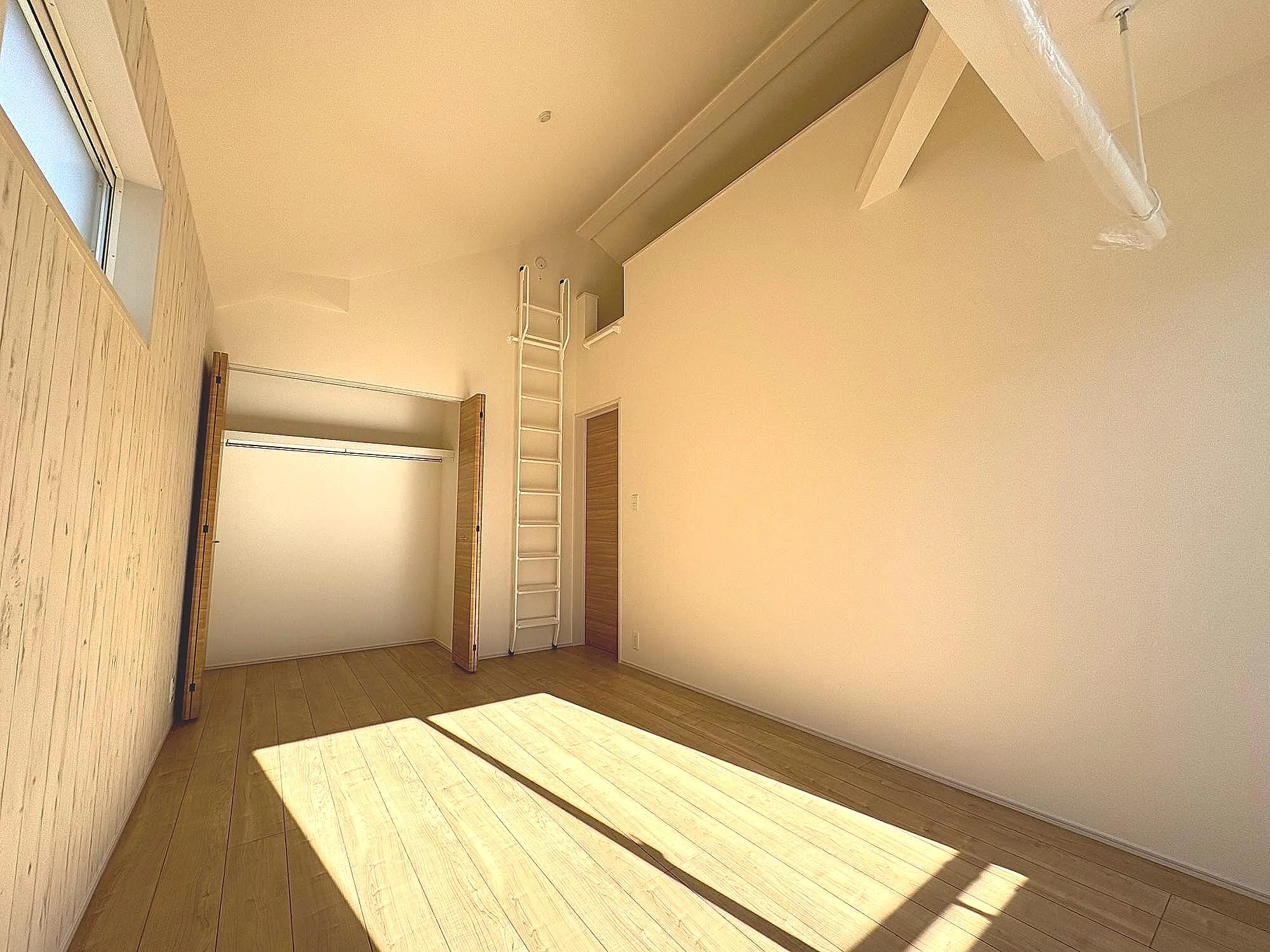 ロフト付主寝室7.5帖