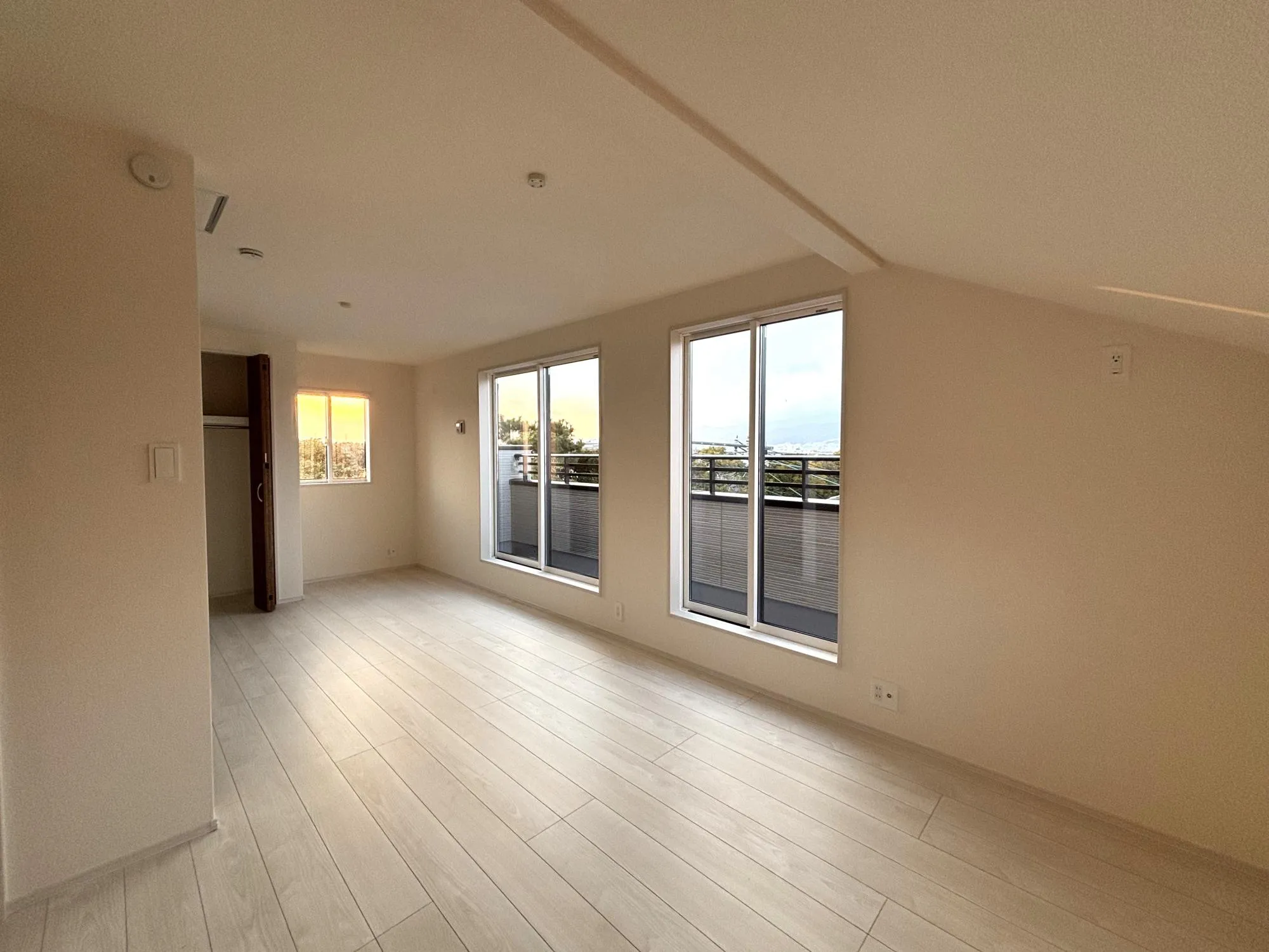 納戸+洋室9.75帖(壁設置で2部屋に分割可)