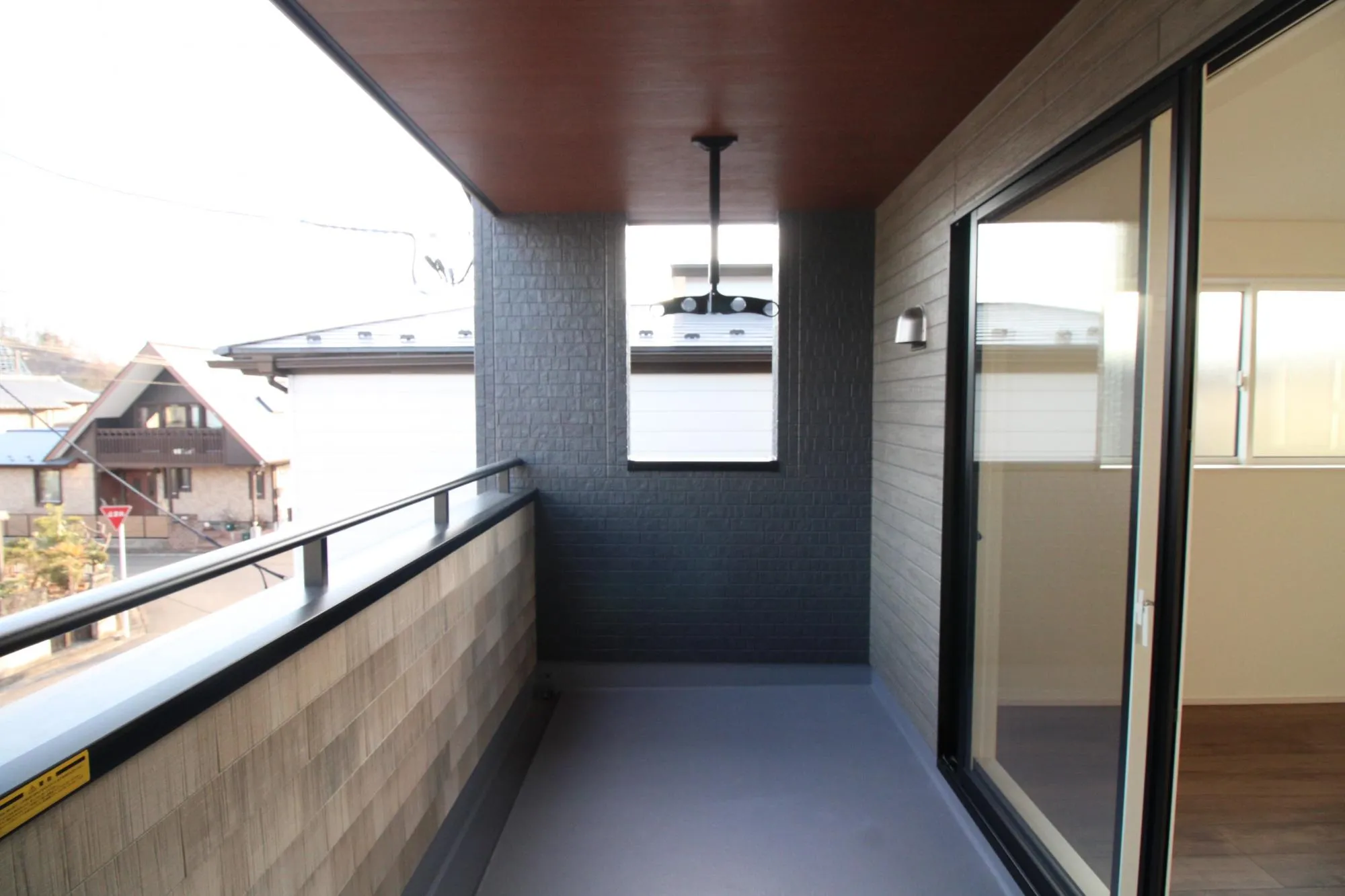 【バルコニー】