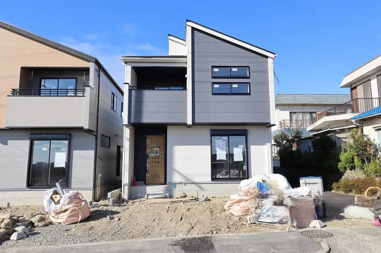 ②号棟　外観写真(足場外れ)