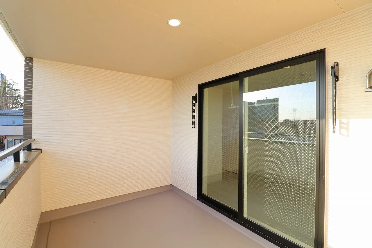 【1号棟インナーバルコニー】 