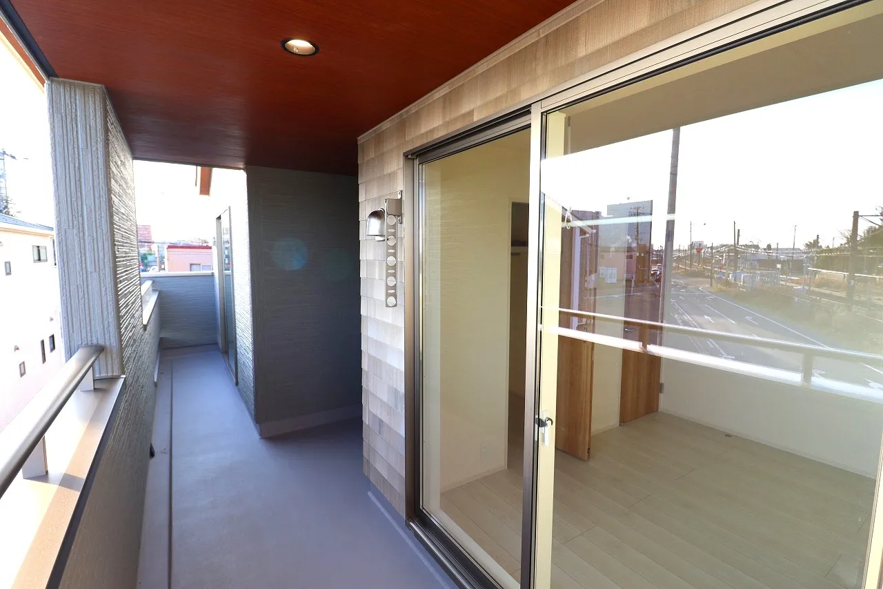 【2号棟インナーバルコニー】