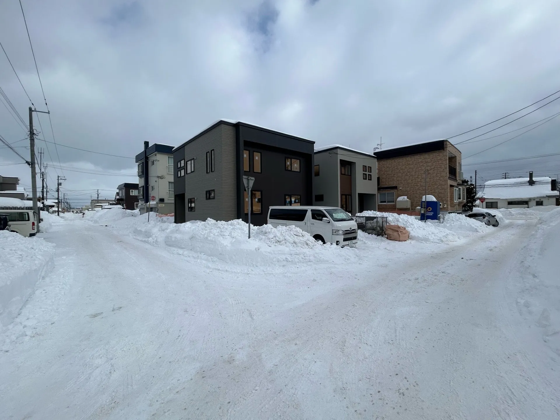 外観写真前面道路