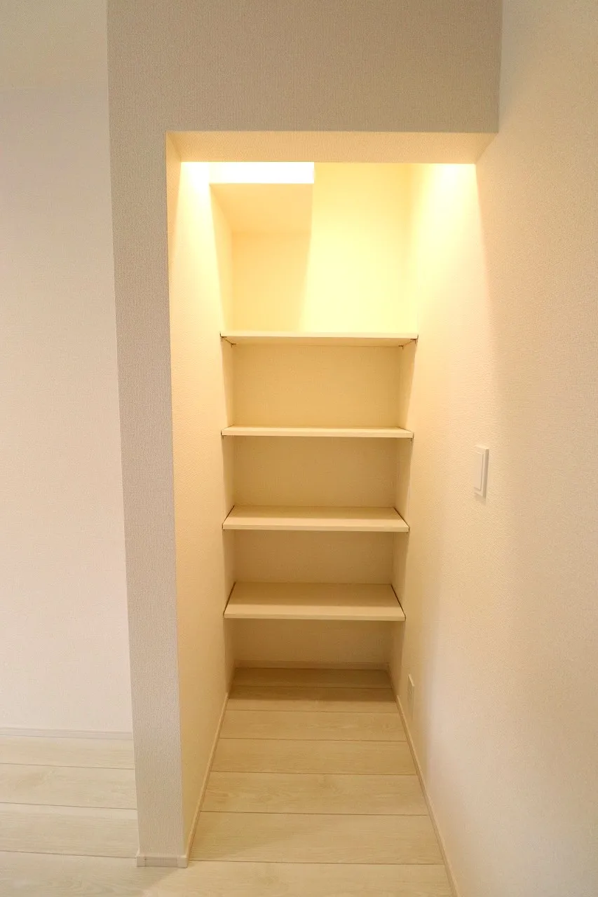 【1号棟パントリー】