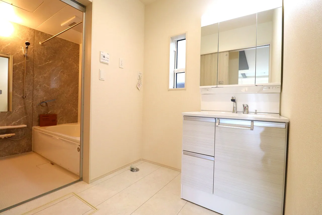 【1号棟洗面所】