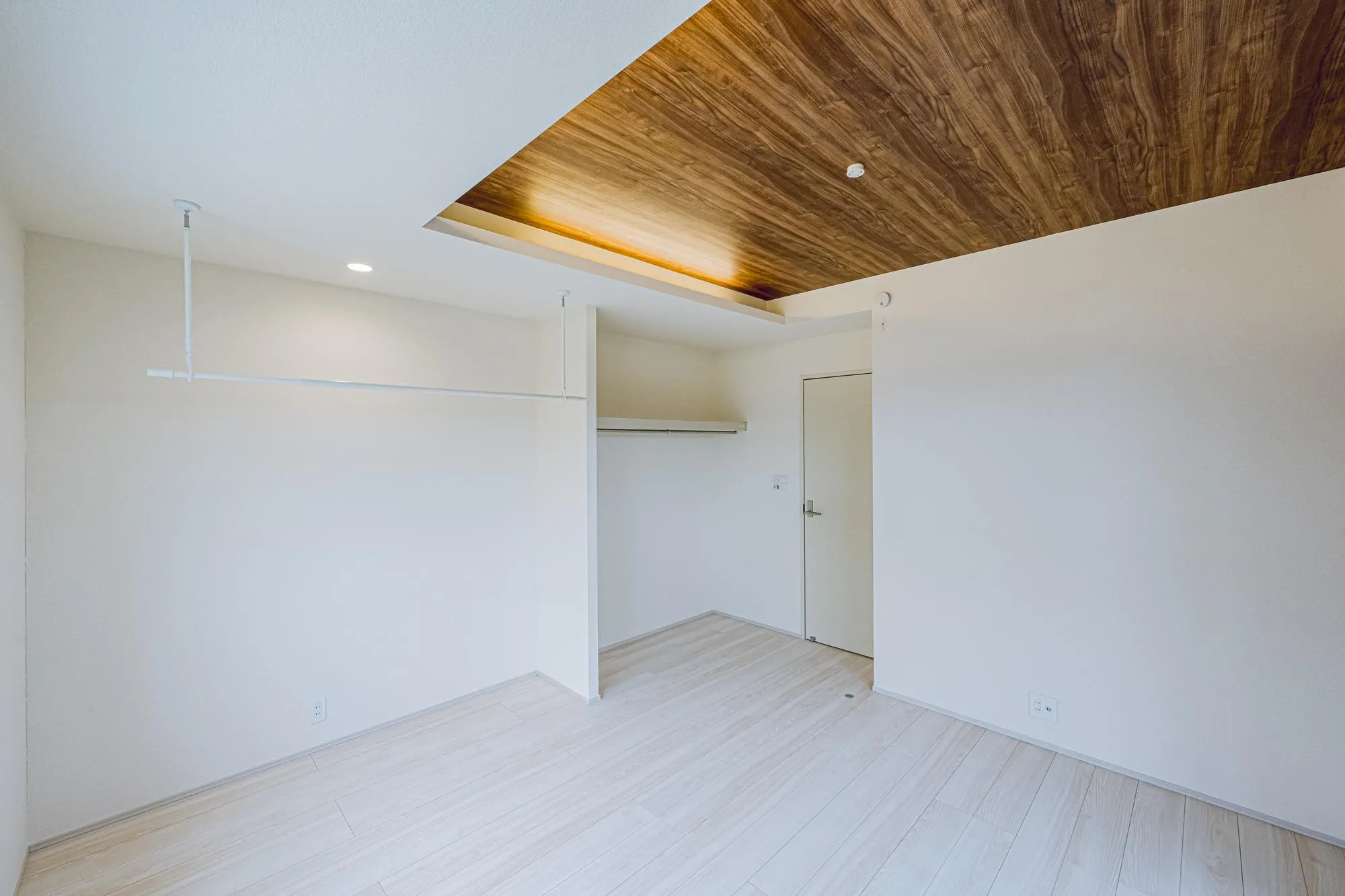 2号棟:洋室7.83帖　折上天井