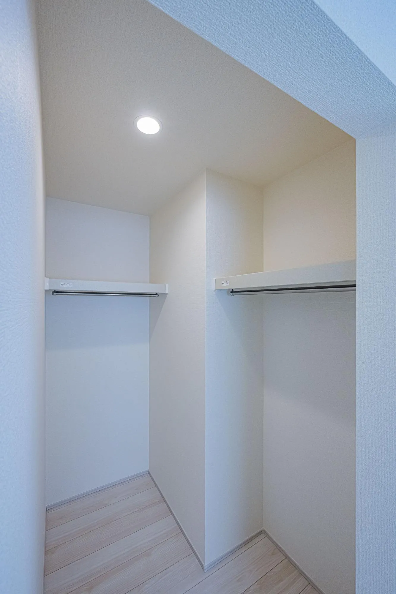 2号棟:洋室5.5上位　ウォークインクローゼット