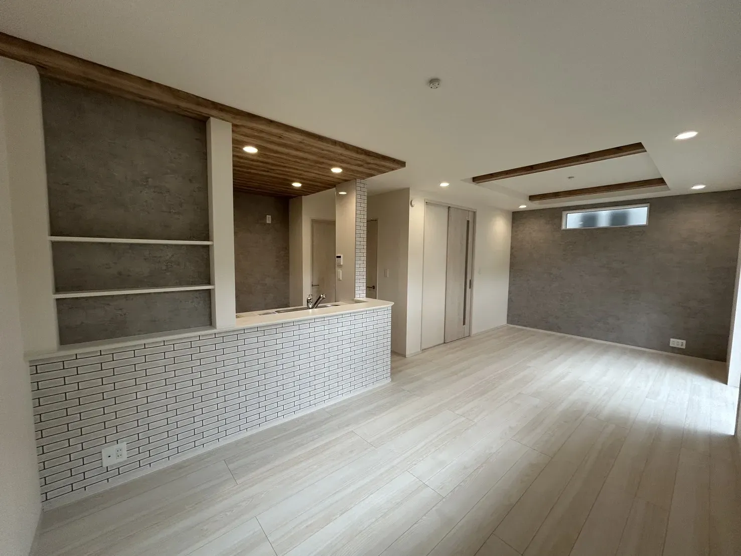 【①号棟LDK16.875帖】