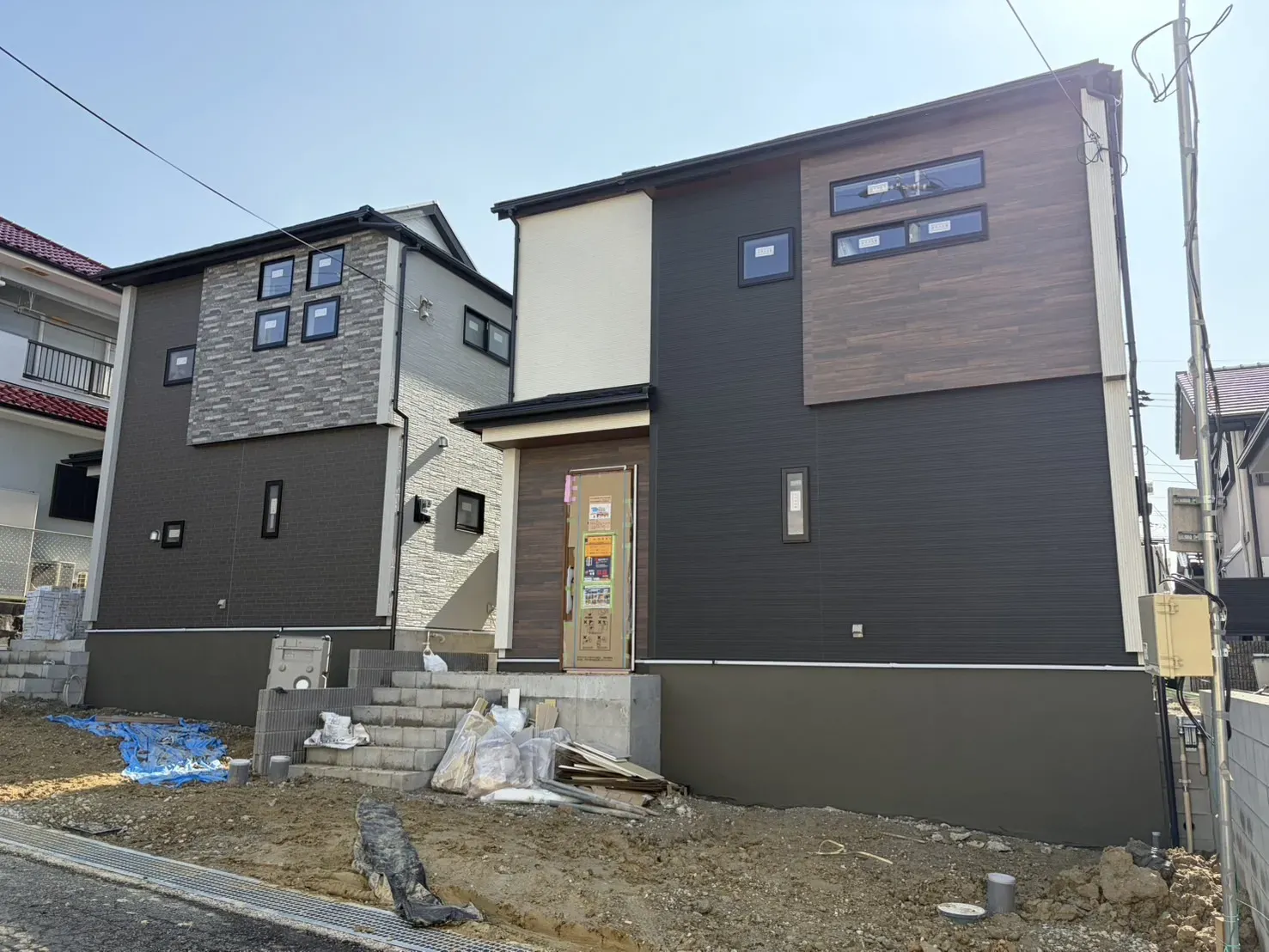 【右①号棟左②号棟外観】2026.2.13撮影