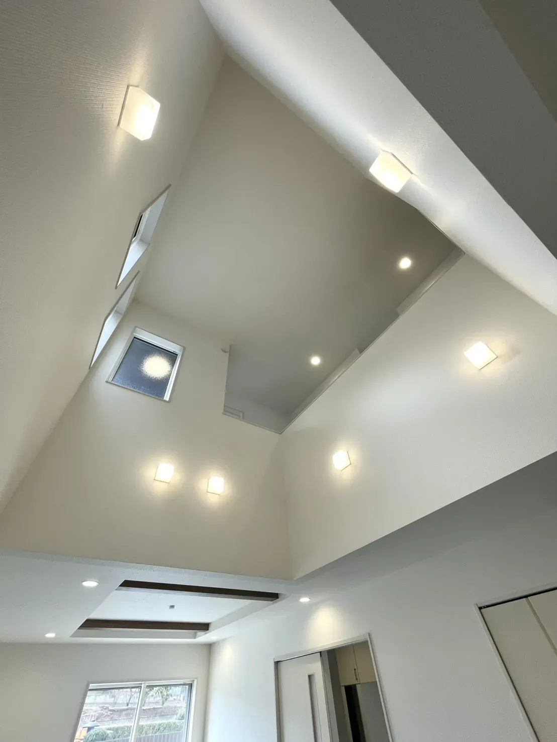 2号棟　リビング　上部吹き抜け