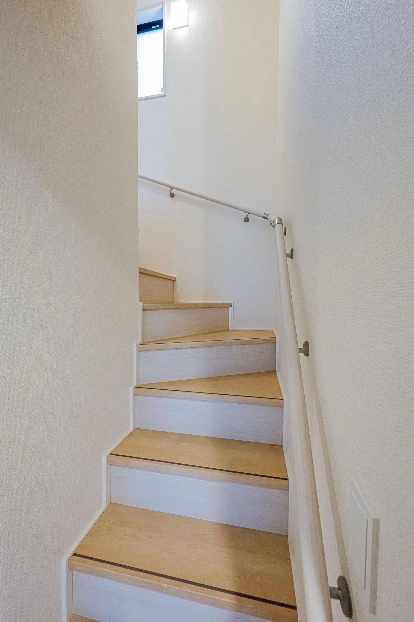 手すり付き階段