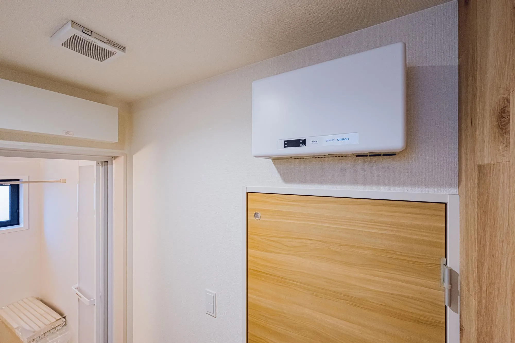 パワーコンディショナー(太陽光パネルで発電した電力を家庭内で使用できるように変換する機械です)