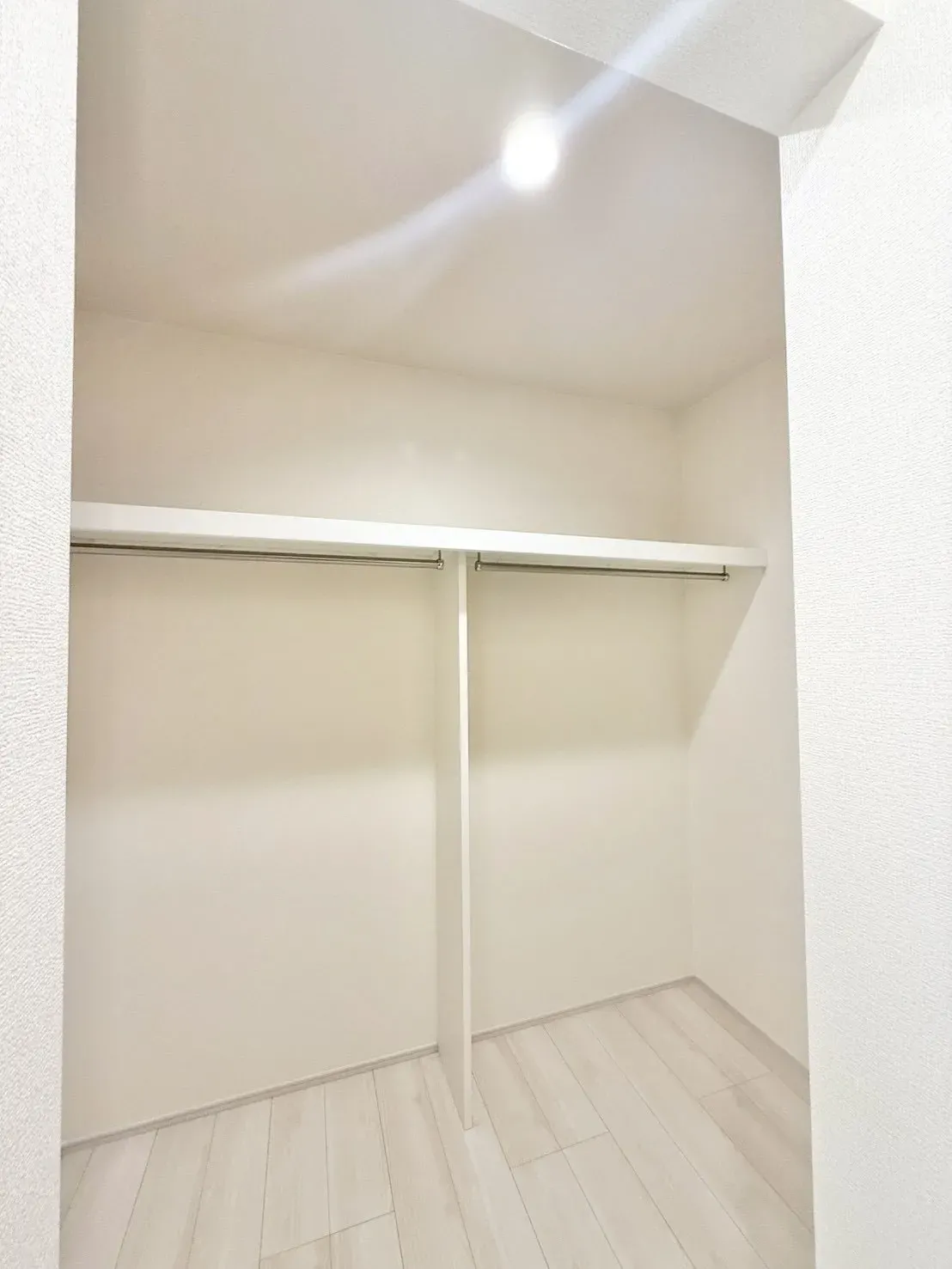 【ウォークインクローゼット(洋室7.5帖) | 1号棟】