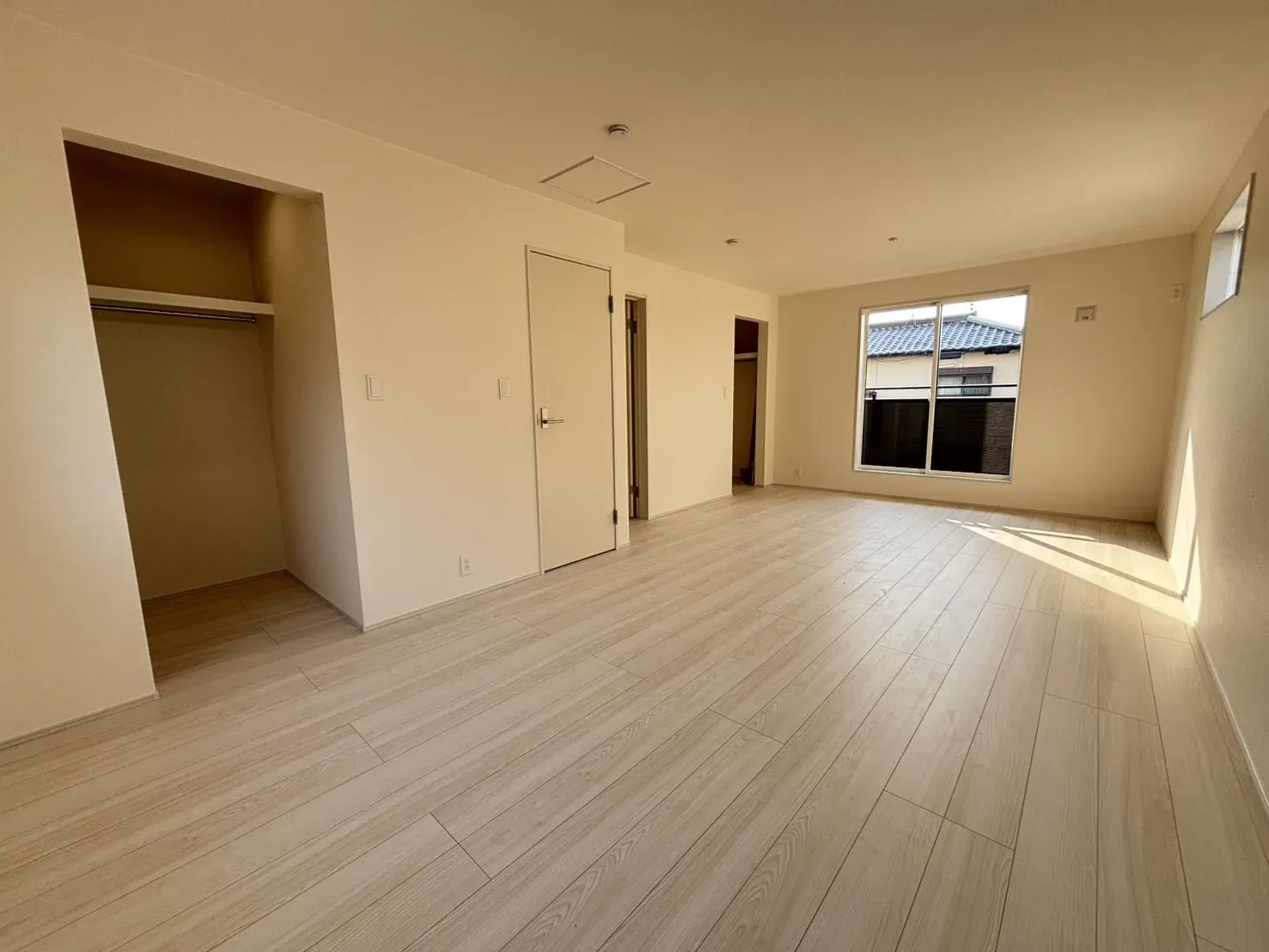 2階洋室7.5帖+6.12帖