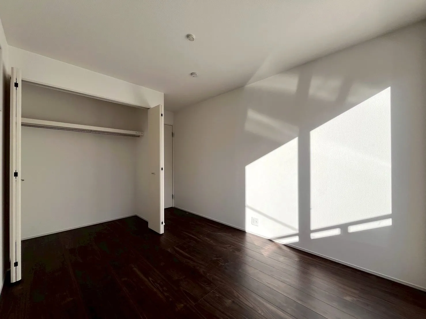 4号棟　居室5.25帖(南側)