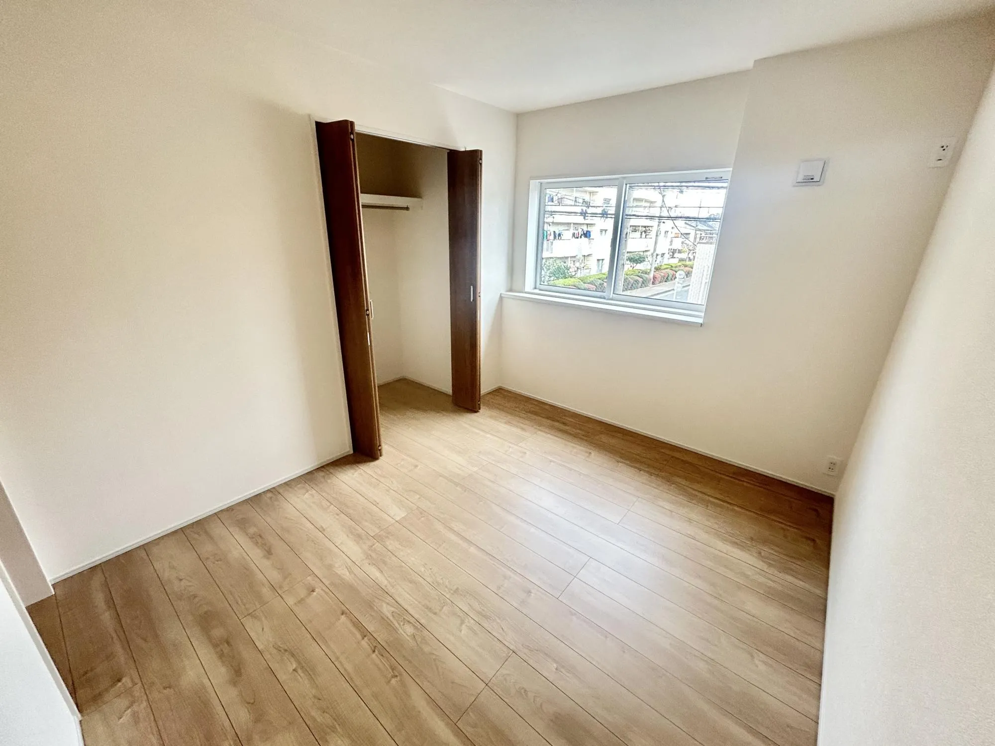 クローゼットは全居室あるため、各部屋で荷物を整理できます◎