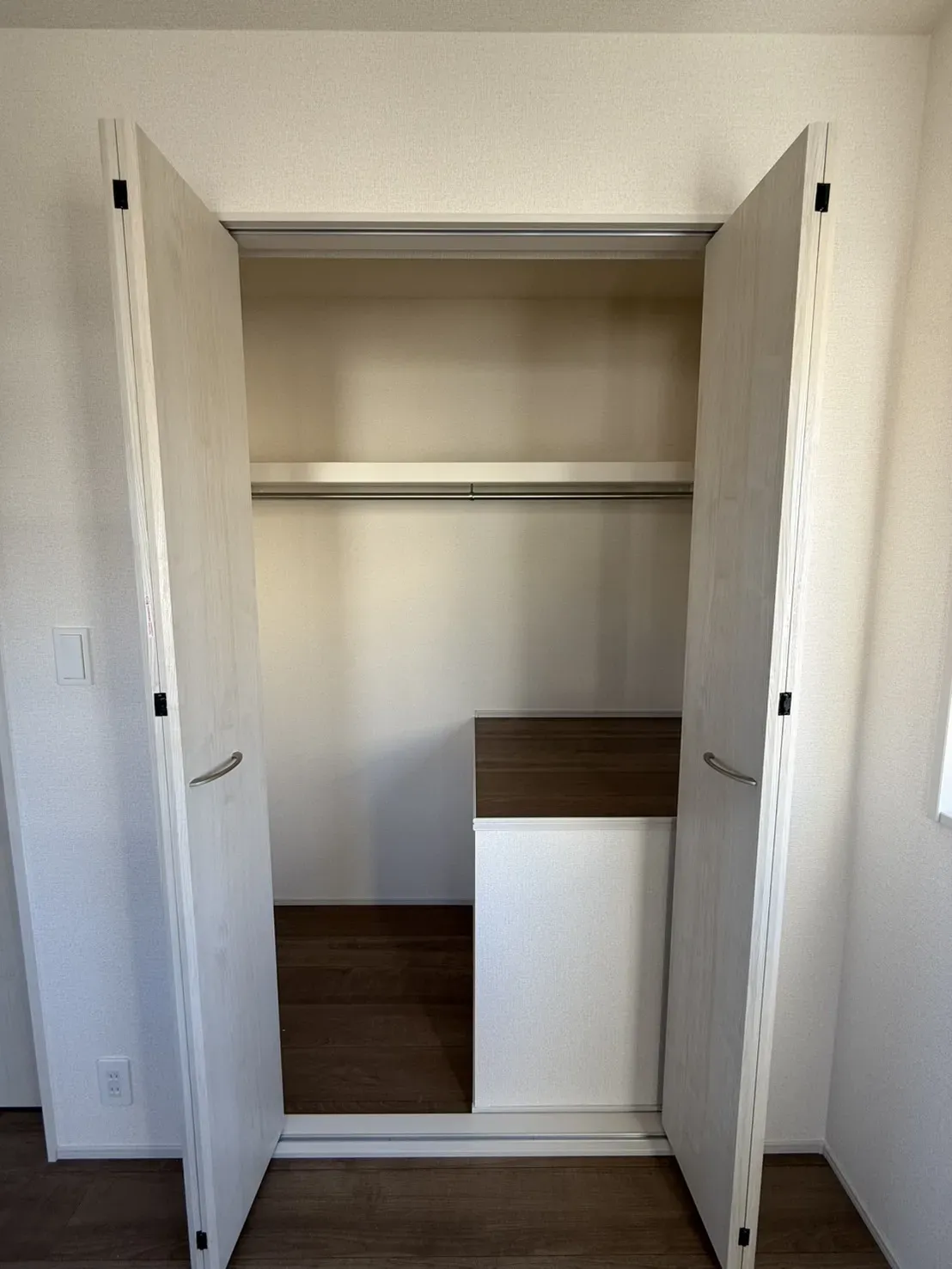 2階9.5帖洋室クローゼット