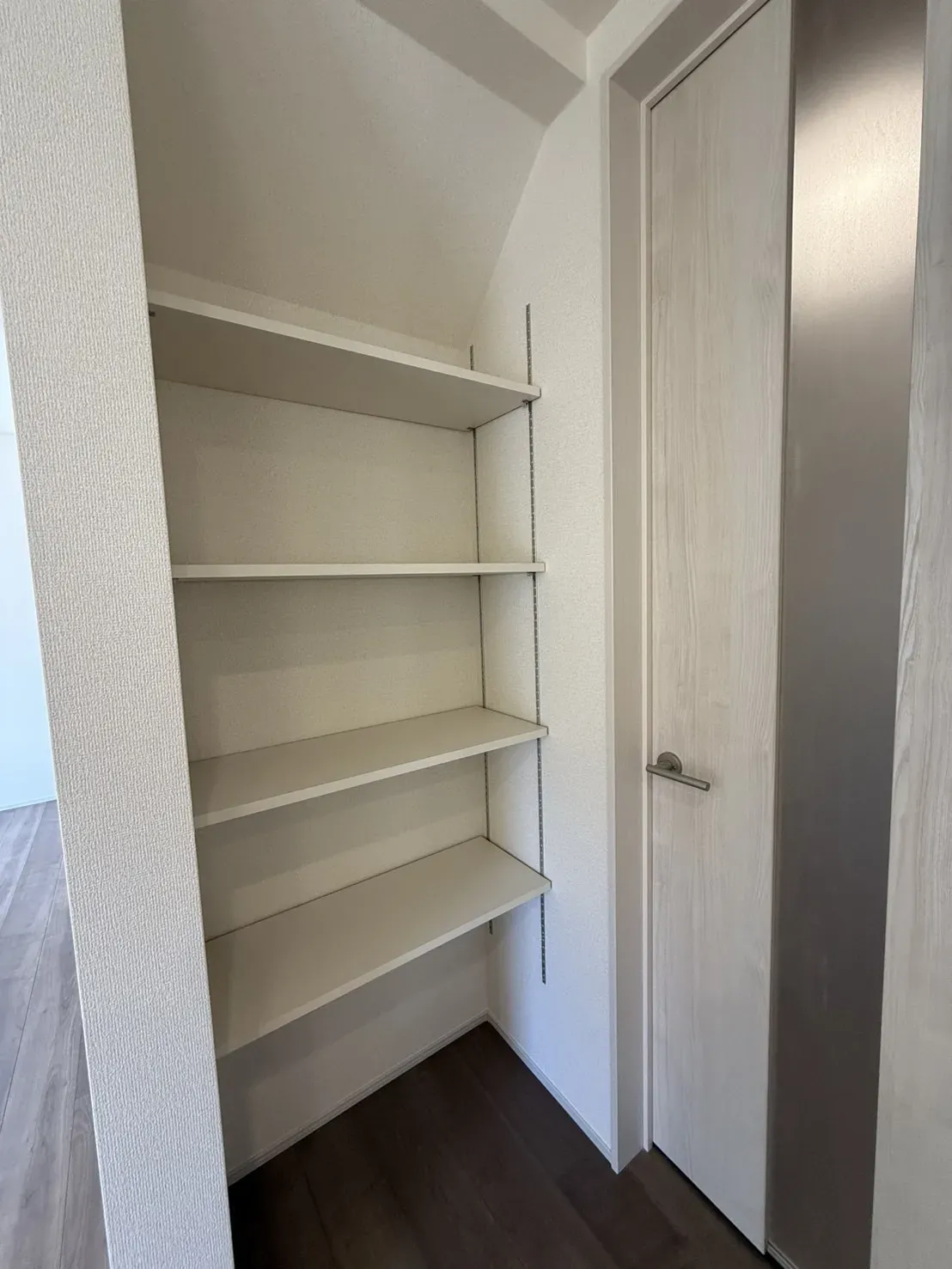 キッチン横収納