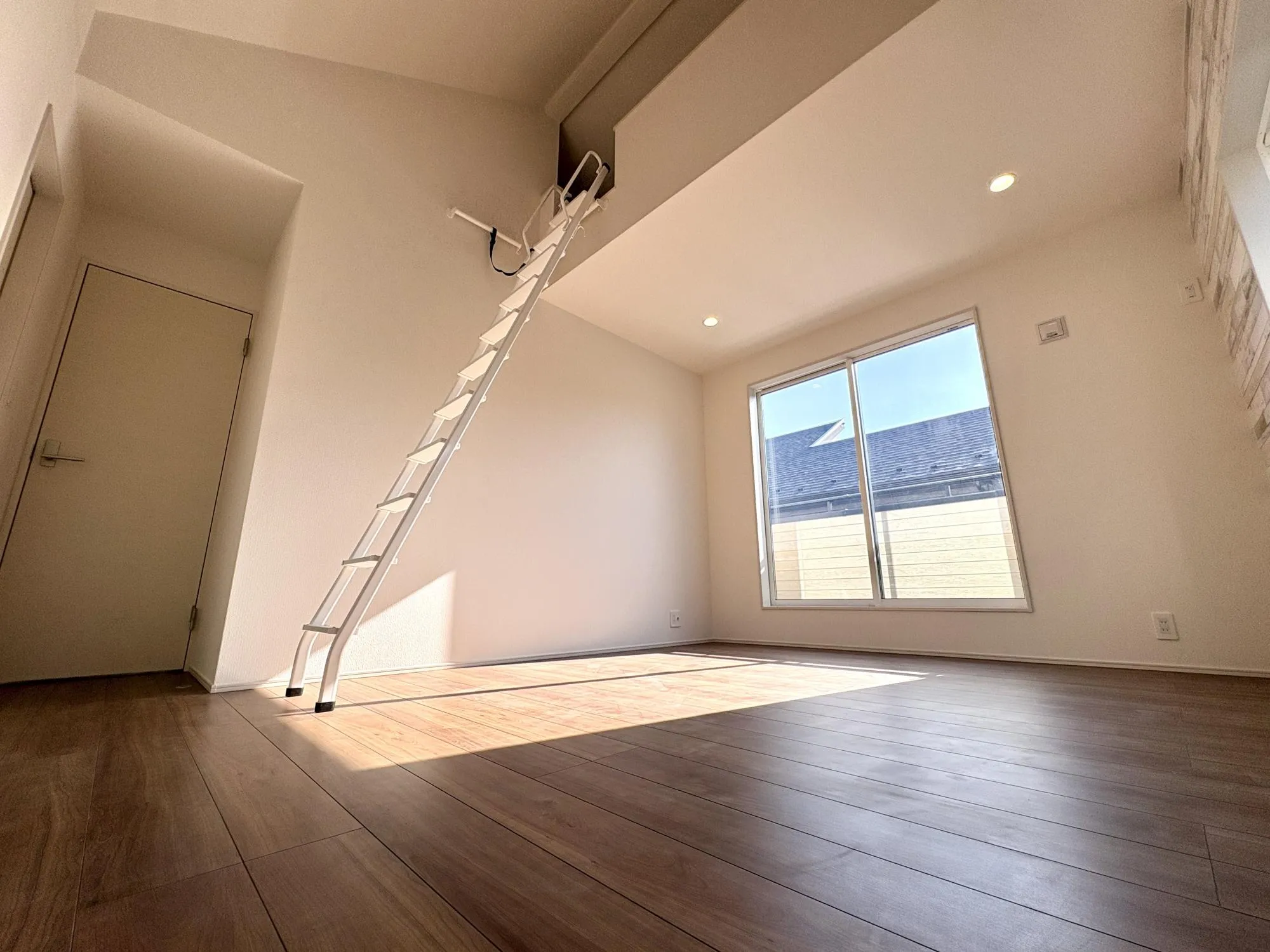 【7号棟/洋室(8.37帖)】