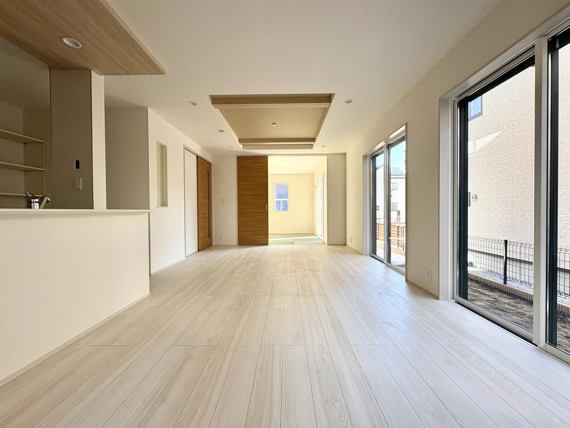 【10号棟/LDK(19.0帖)】