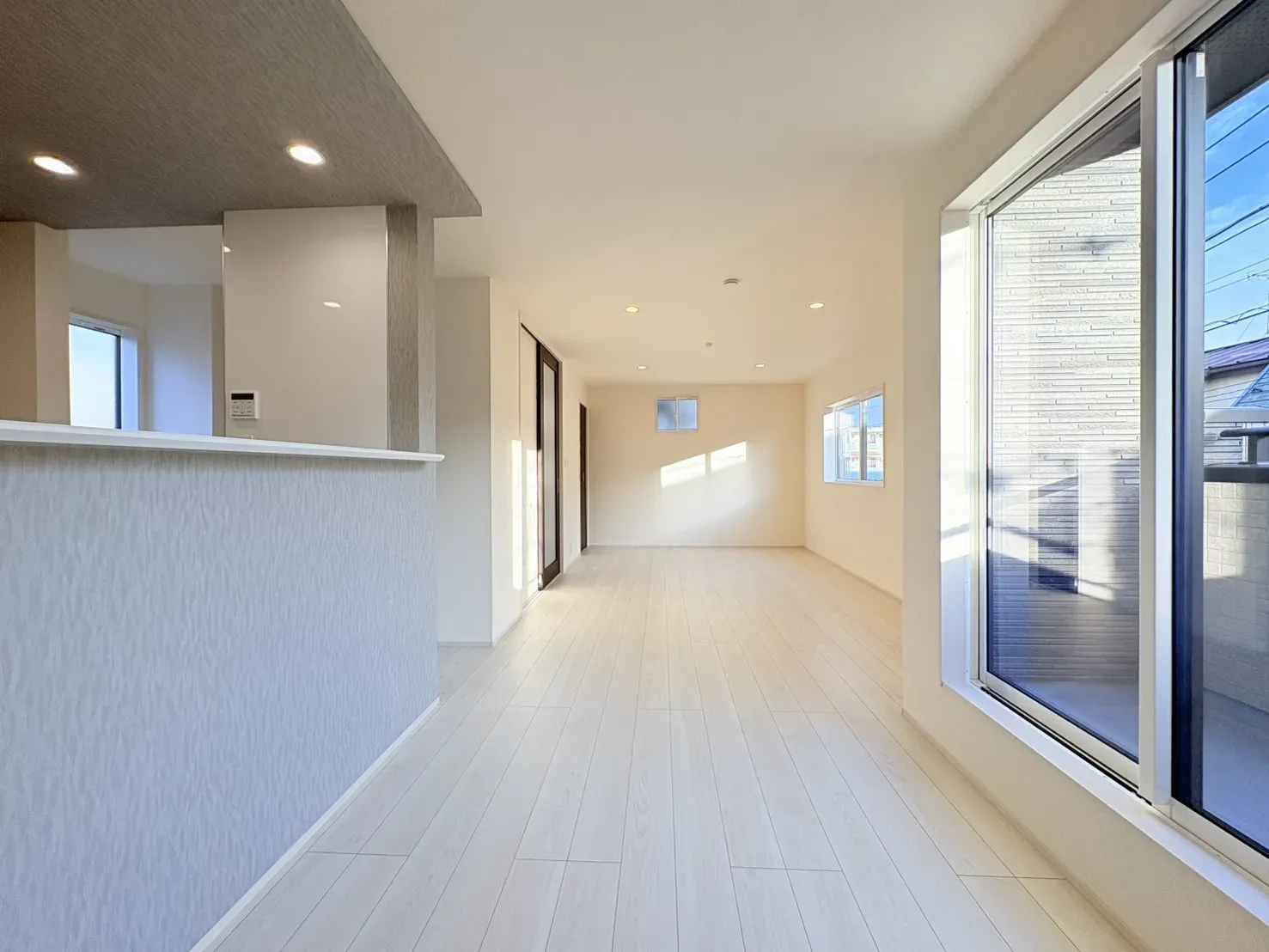 【リビングダイニング】