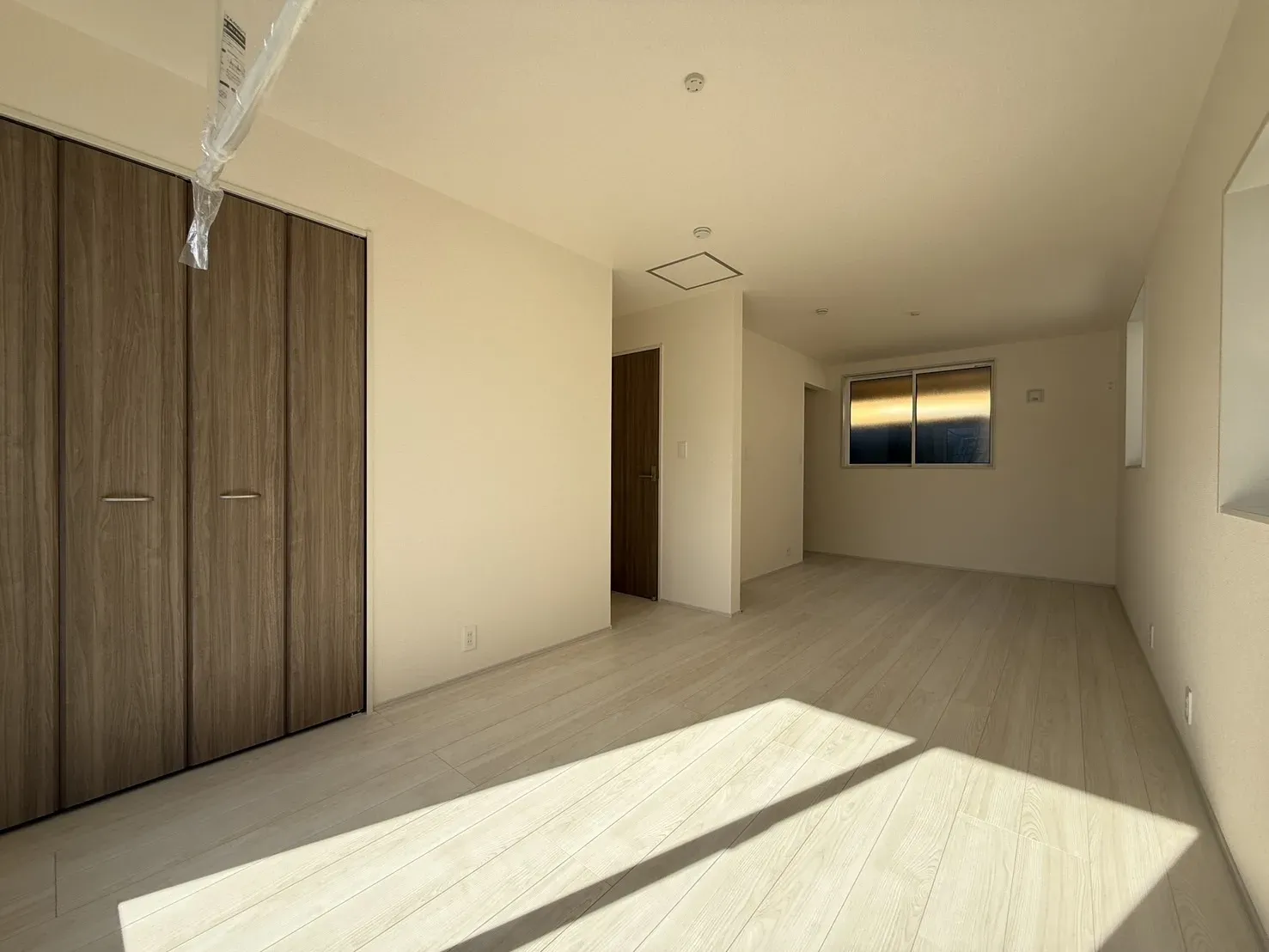 【洋室5.25帖+6.5帖】
ライフウランに合わせて1部屋→2部屋へ変更できます!※別途工事費要