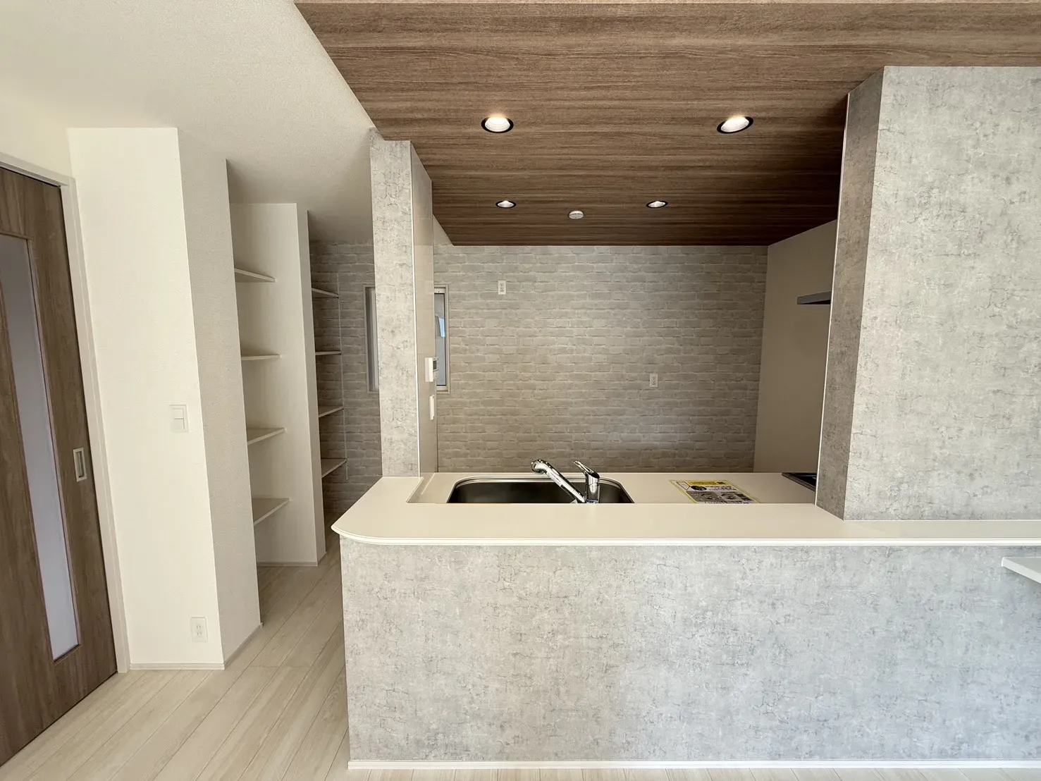 【キッチン】
収納力・デザイン性共に高いキッチンです