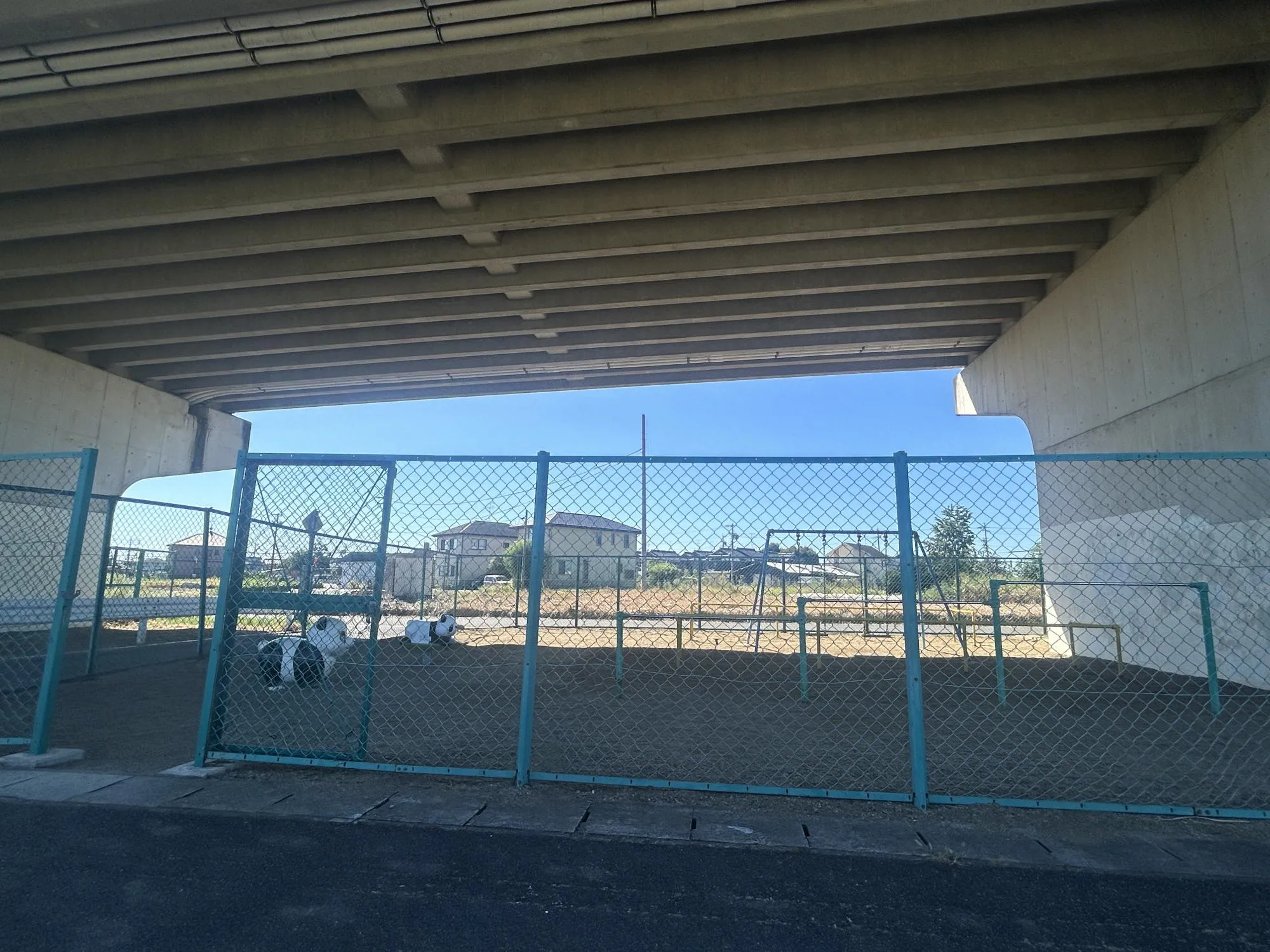 前野高架下公園