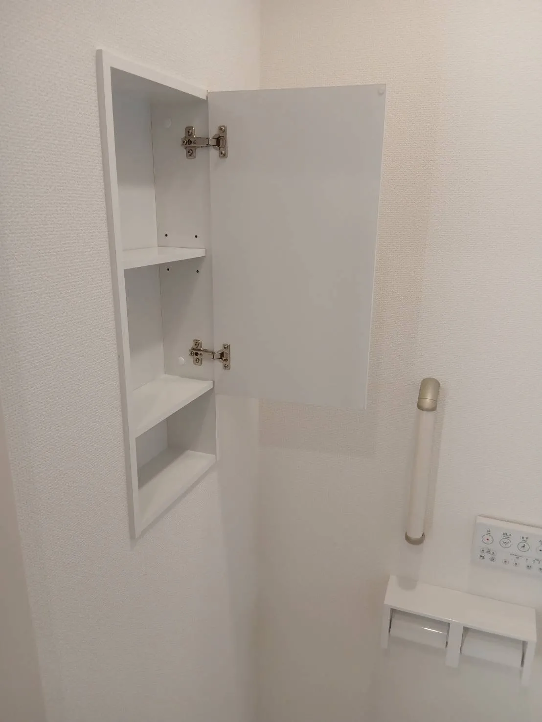 1階トイレ収納2号棟