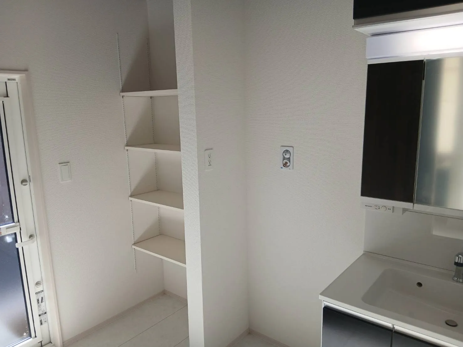 洗面可動棚2号棟