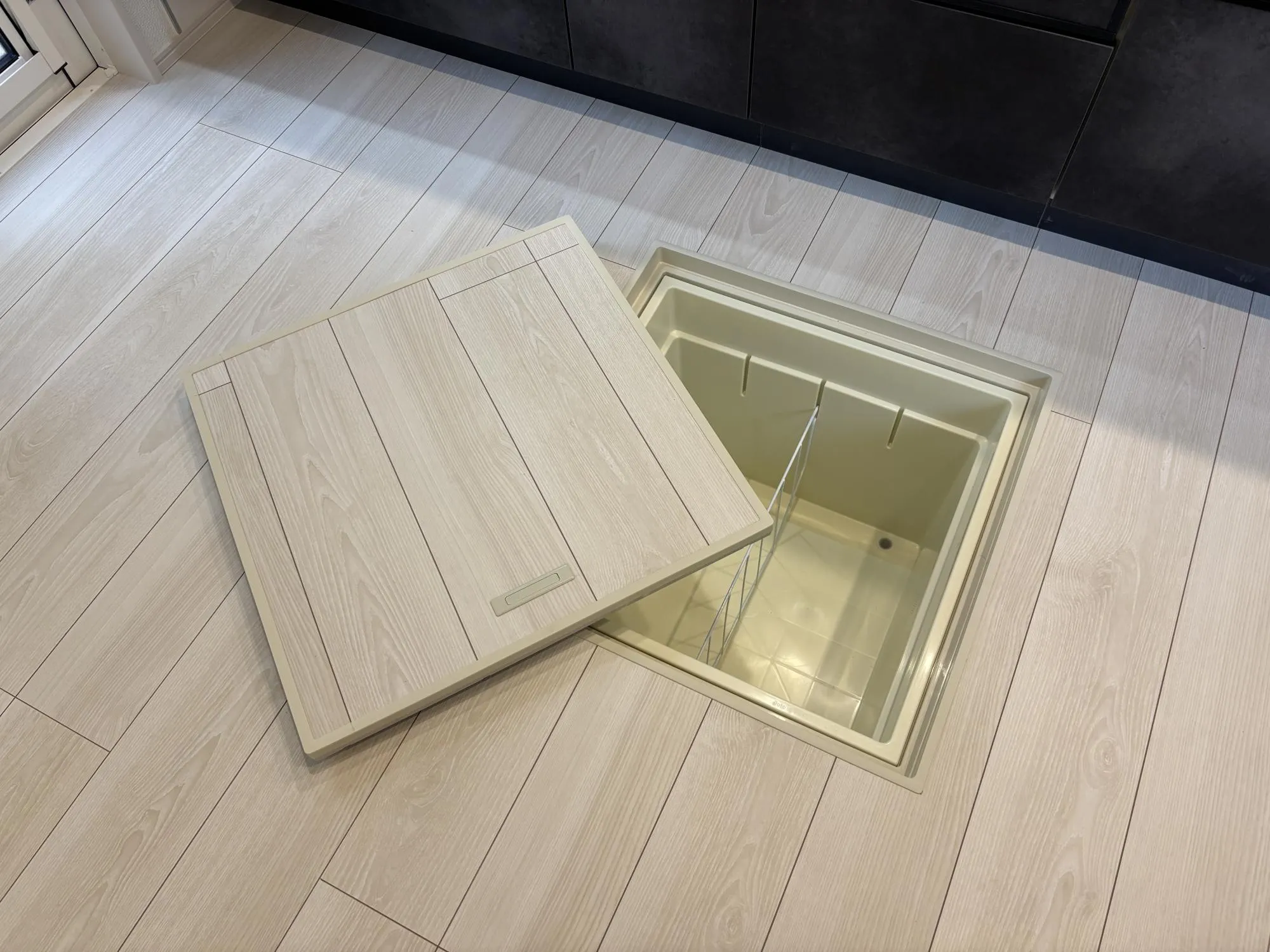 キッチン床下収納